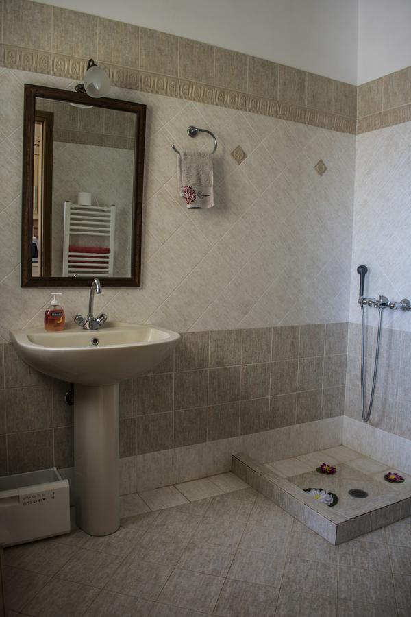 Affittacamere Anavyssos Garden House Palaiá Fókaia Esterno foto